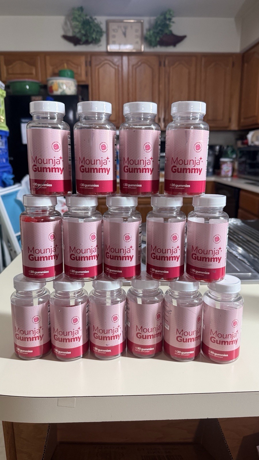 1 BOTTLE Mounja gummies. sealed. expiry 9/2027
