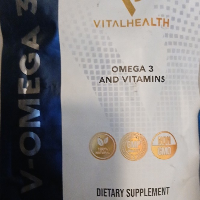 VitalHealth Omega-3 Vitamin A D3 E EPA Non-GMO 100% Natural 90 Capsules