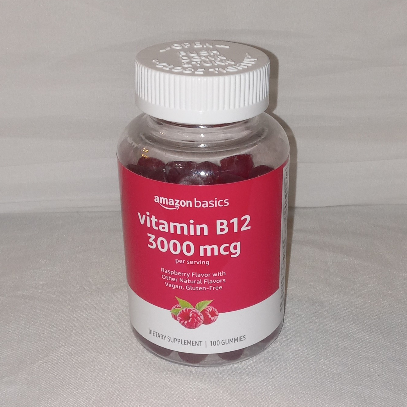 Amazon Basics Vitamin B12 3000 mcg Vegan Gluten-Free Raspberry Gummies 100 ct