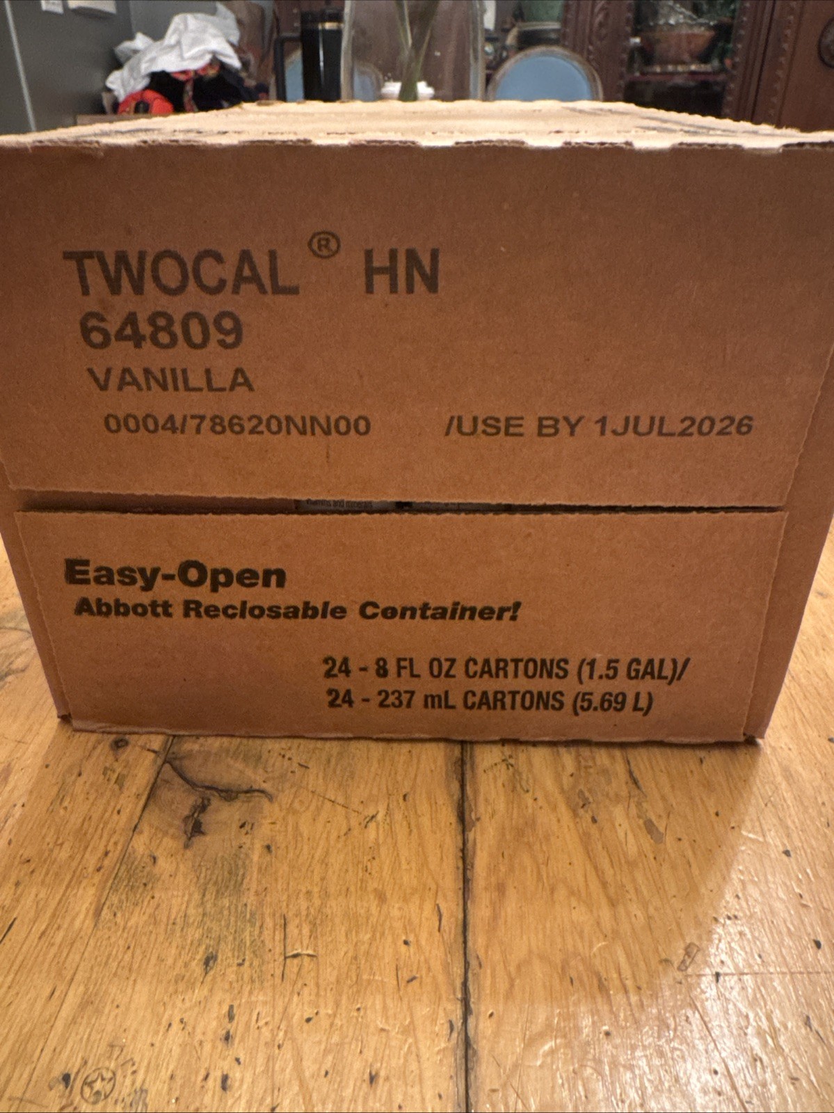 TwoCal HN 2.0 Cal Vanilla 8oz Nutrition Drink Case of 24 EXP 07/2026 Abbott
