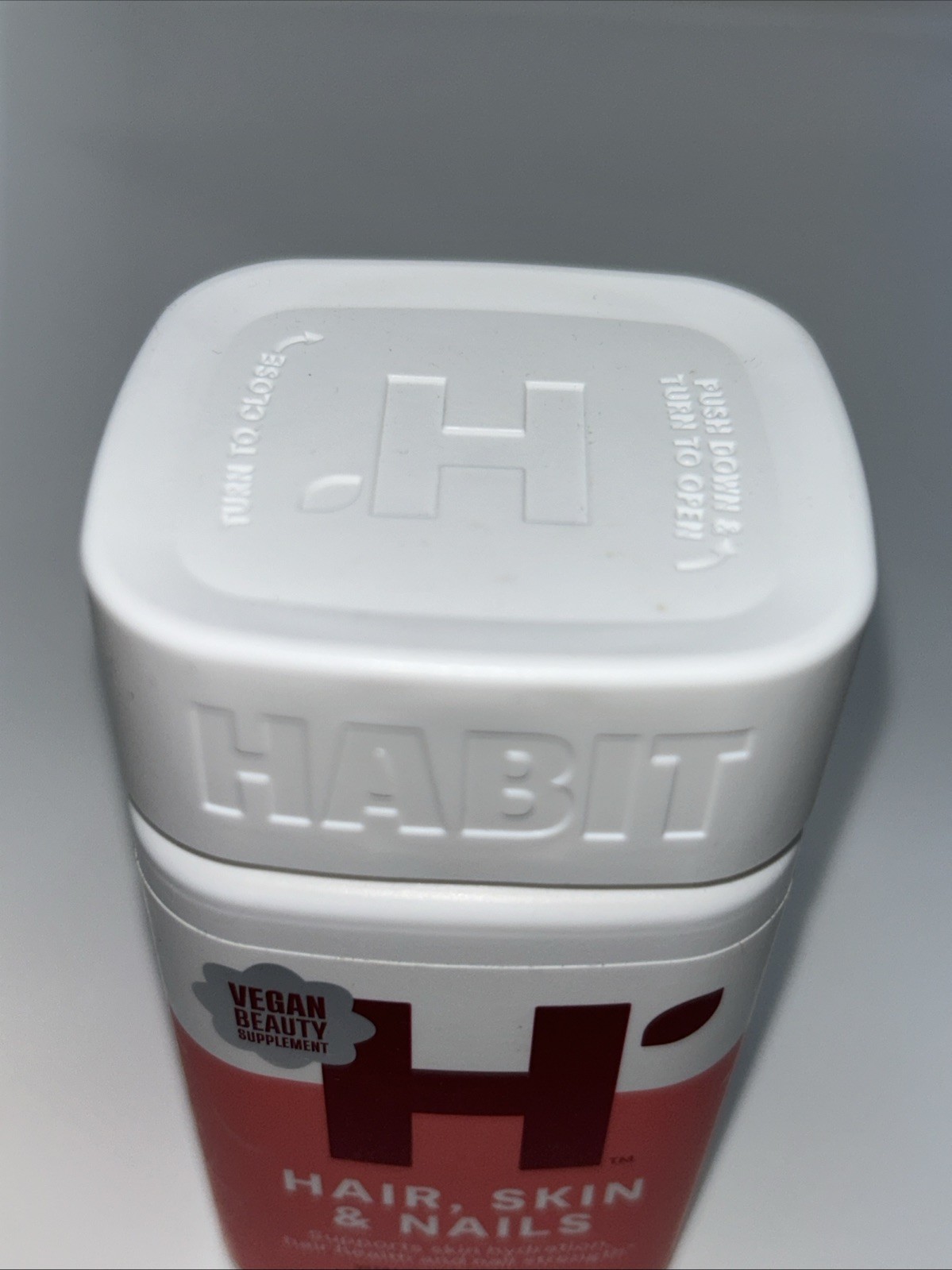 Habit Hair Skin Nails 60 Capsules – Supports Hydration – Exp 01/2027 – Brand New