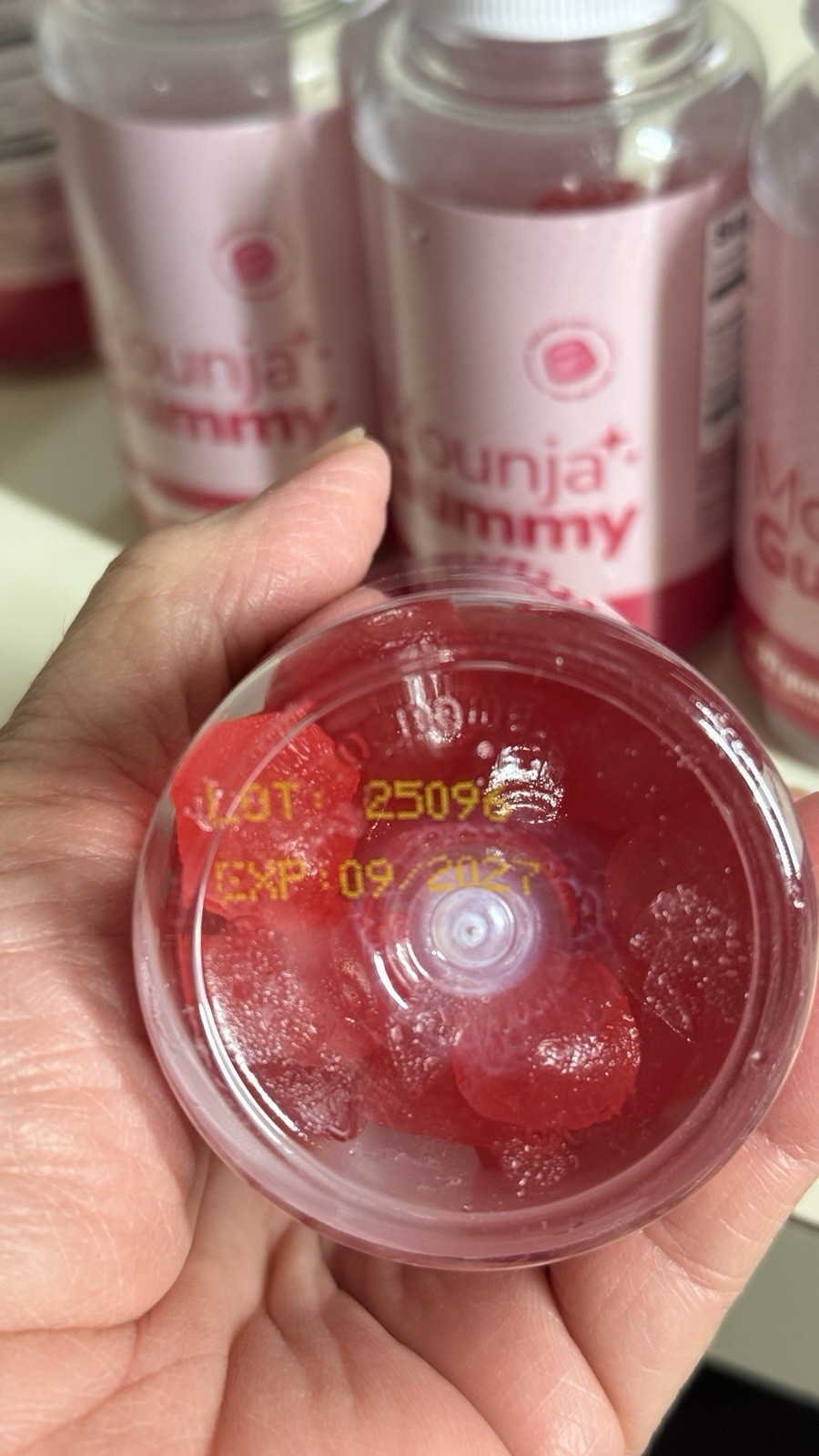1 BOTTLE Mounja gummies. sealed. expiry 9/2027