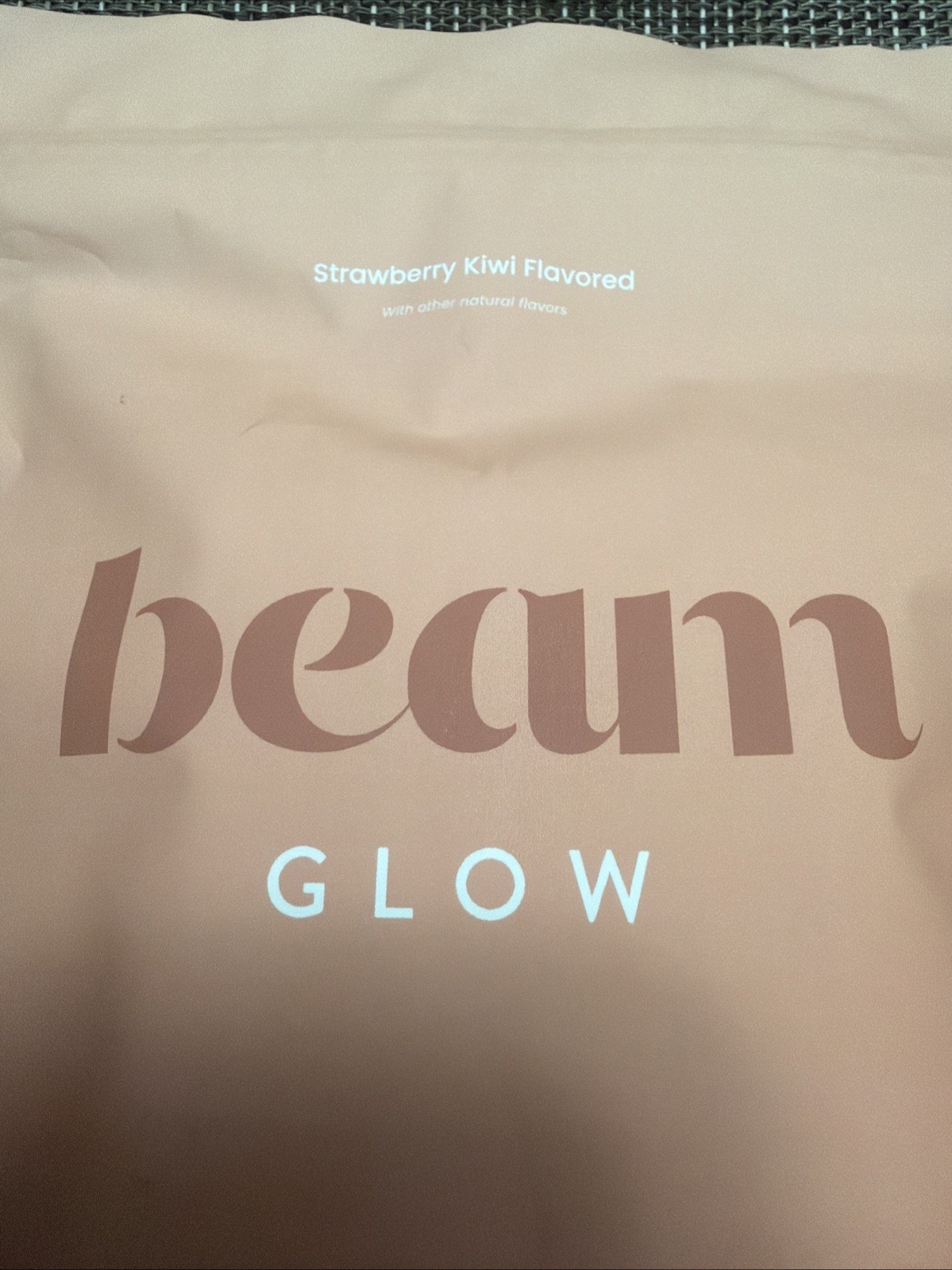 Beam Glow Women’s Superpowder Strawberry Kiwi 15 Sticks BRAND NEW EXP 10/2027