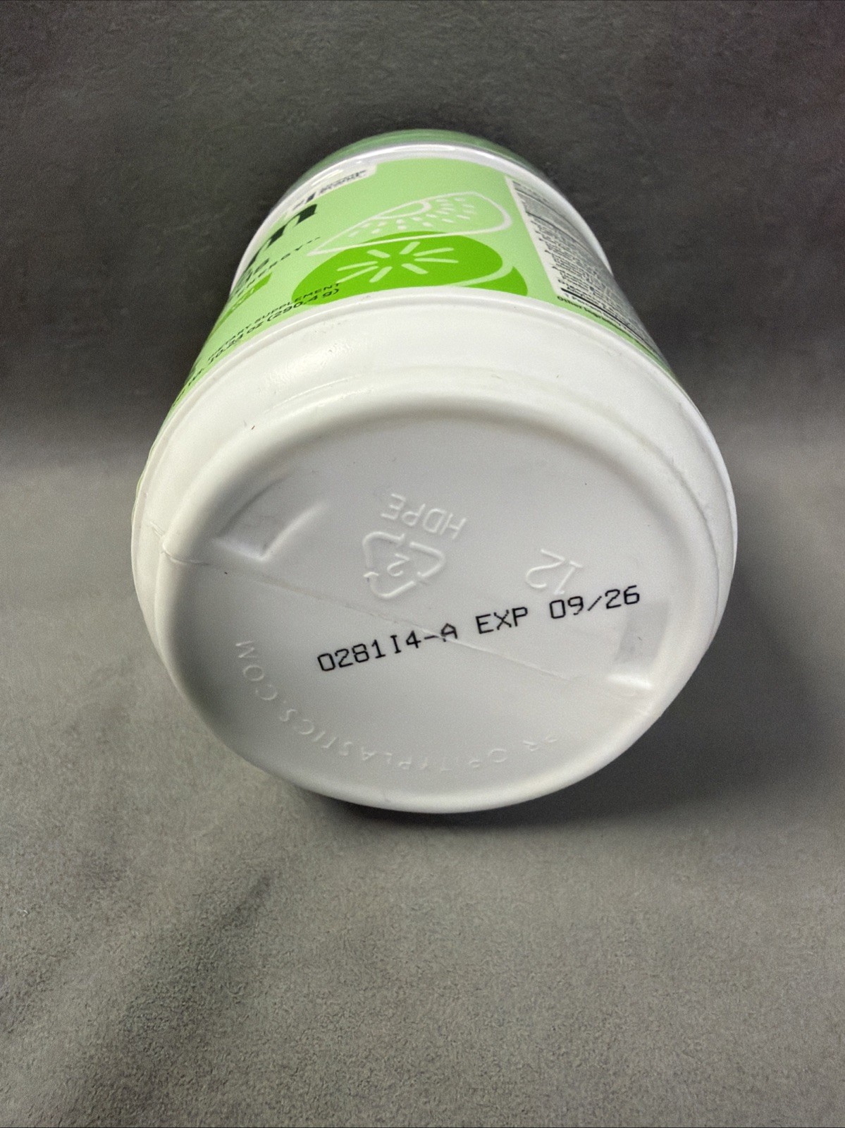 Bloom Greens & Superfoods Powder Strawberry Kiwi 48 Servings DairyFree Exp 09/26