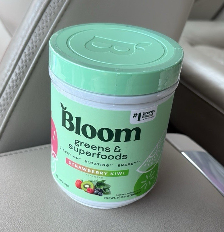 Bloom Greens & Superfoods Powder Strawberry Kiwi 10.24 oz Exp 12/26