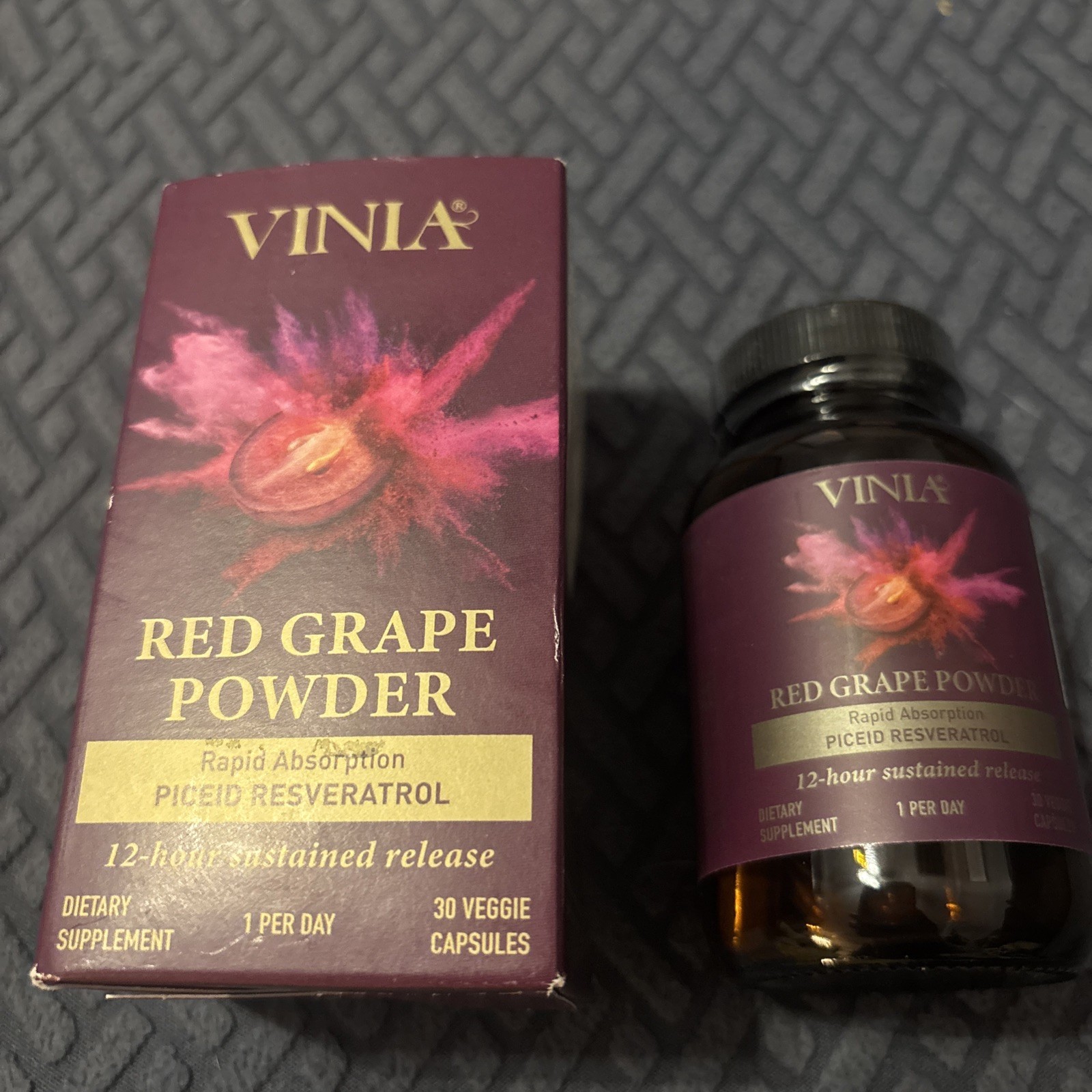 VINIA Red Grape Powder 12-Hour Piceid Resveratrol Supplement, 30 Veggie Caps