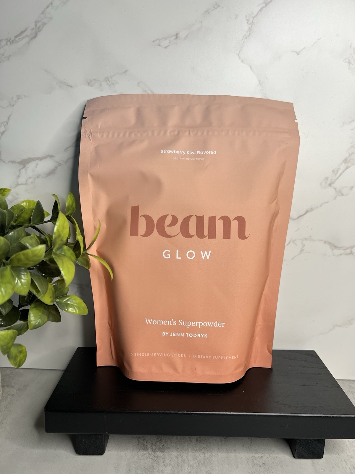 beam Glow Women’s Superpowder Strawberry Kiwi Powder 15 Sticks Exp 11/2027