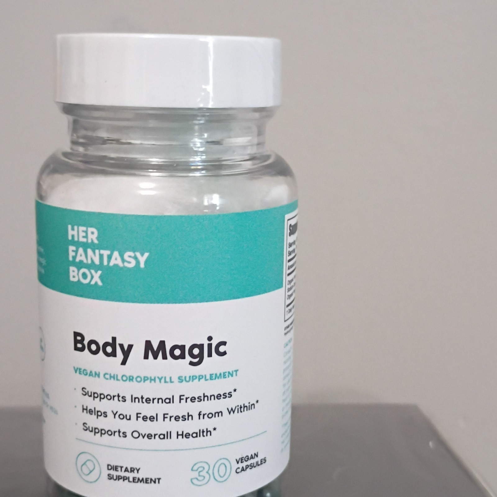 Her Fantasy Box Body Magic Vegan Chlorophyll Supplement 30 Capsules