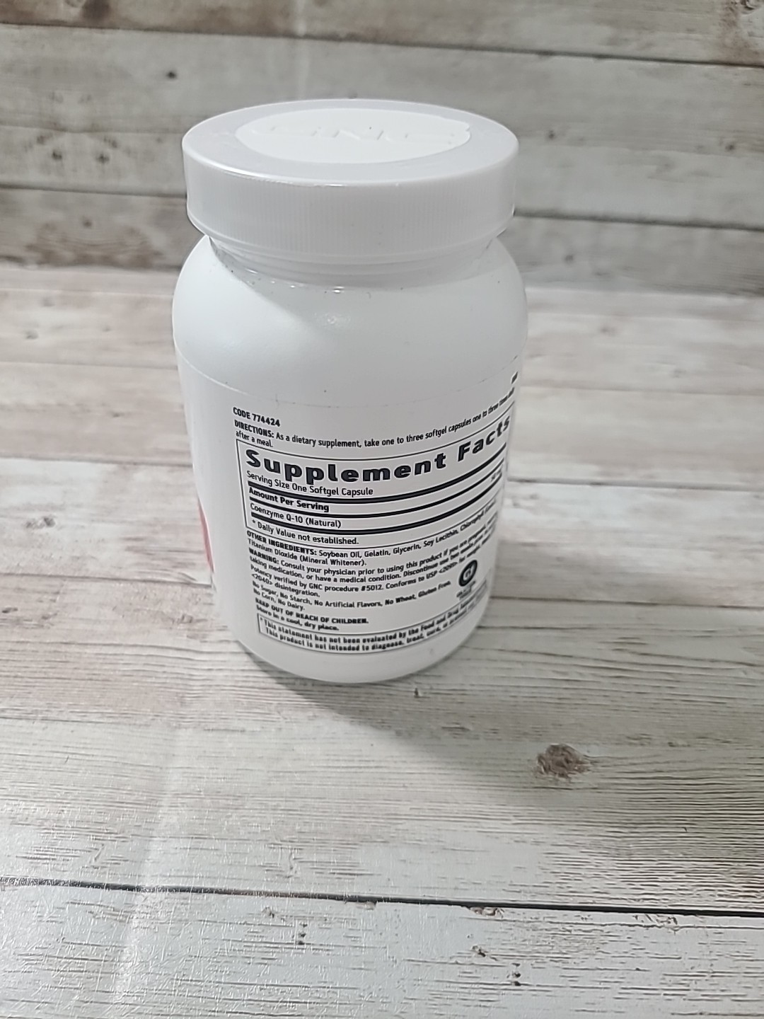 GNC CoQ-10 50mg, 120 Softgels, Supports Heart Health Exp:07/2026