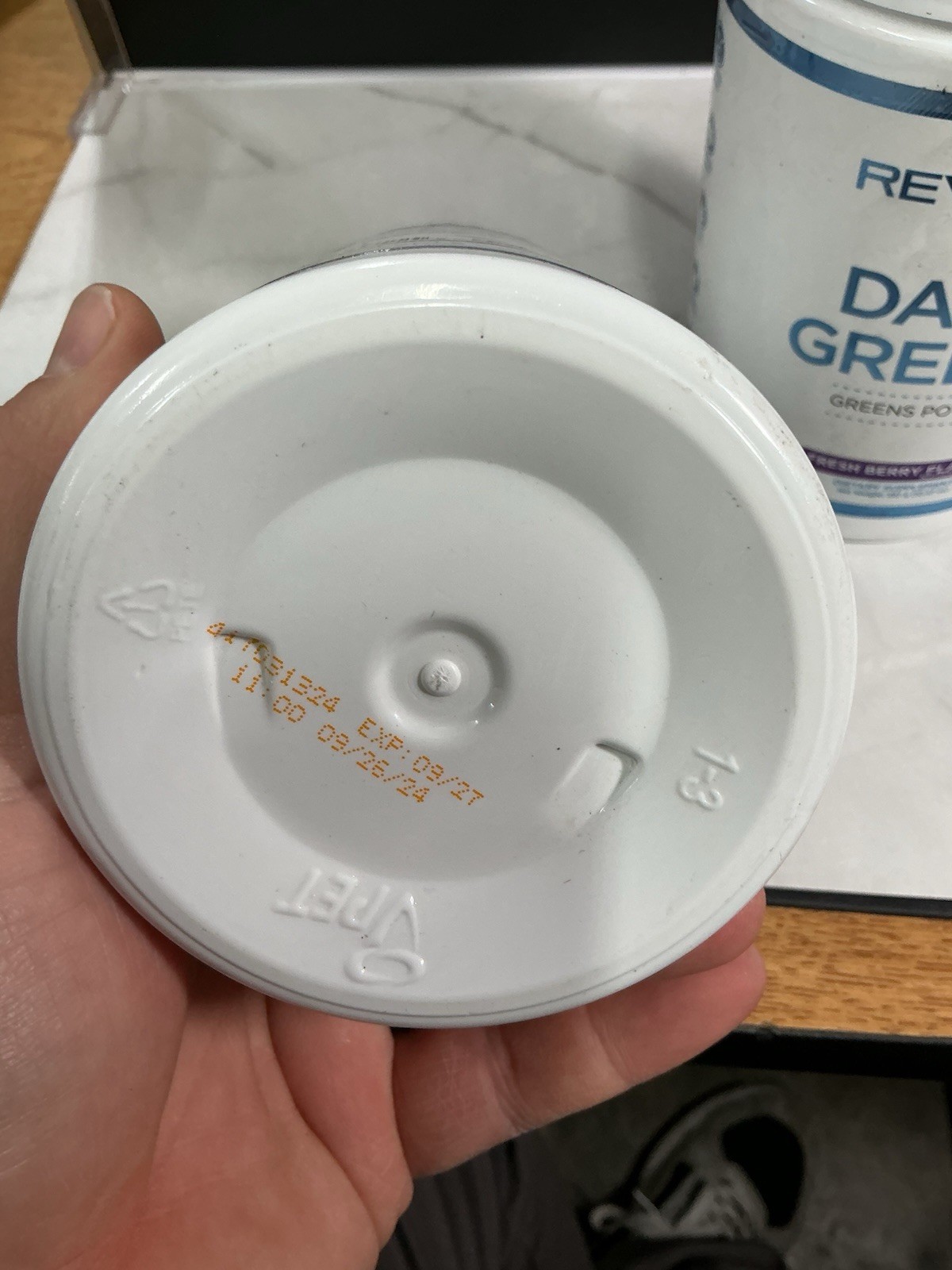 2X Revive Daily Greens, Fresh Berry, 17.77 oz (504 g) Exp 9/27