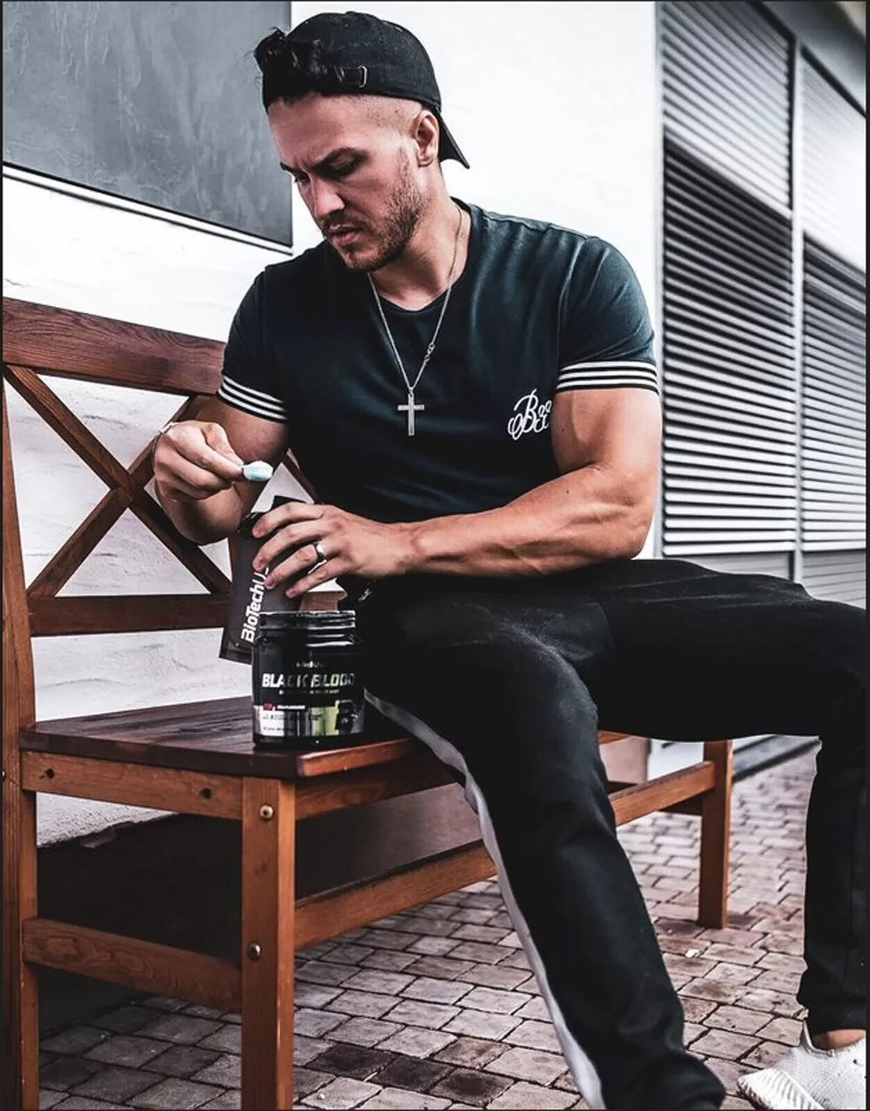 BLACK BLOOD – 300g – Extreme Pre-Workout Increase energy levels concentration