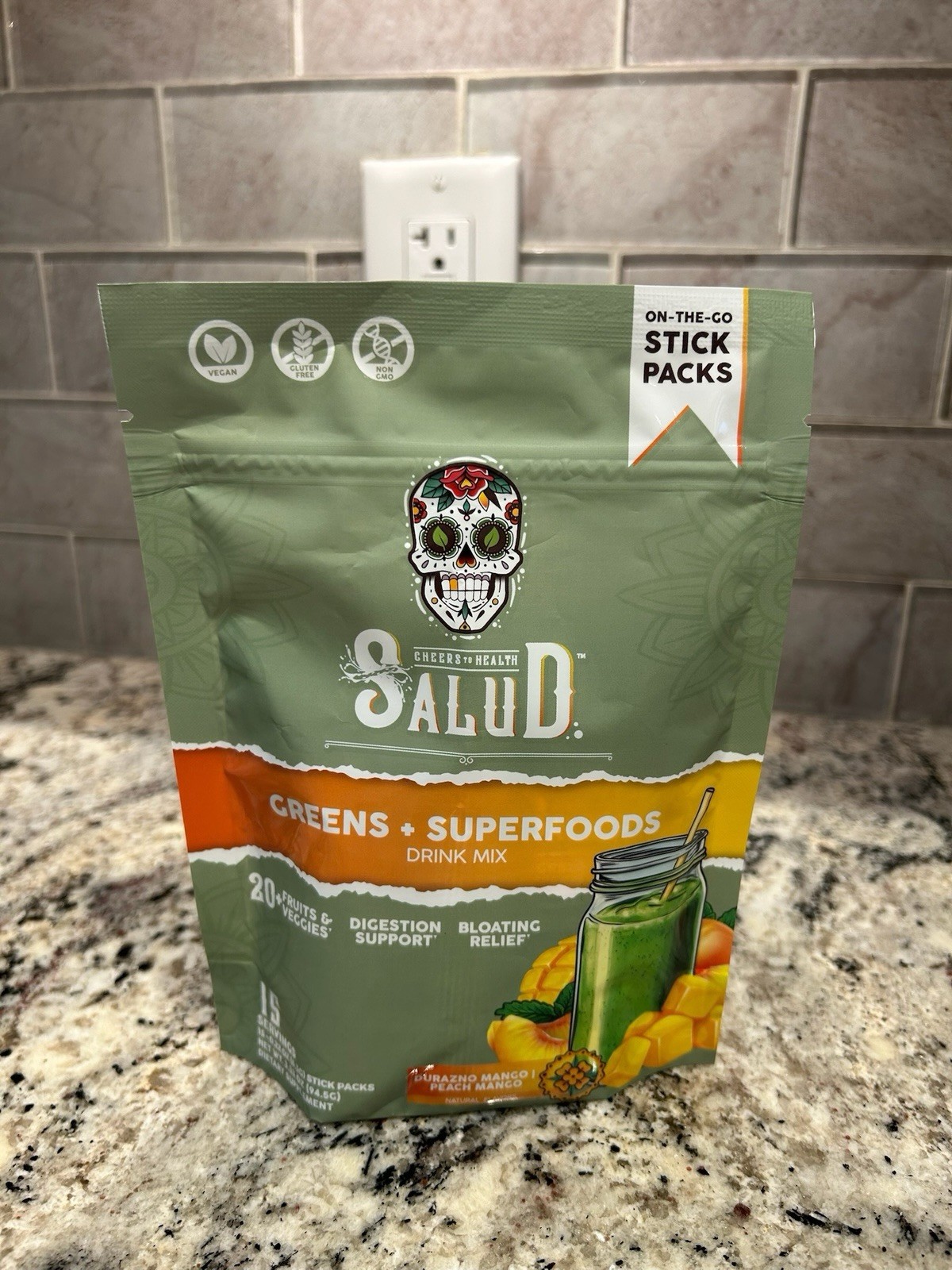 SALUD Greens + Superfoods Drink Mix Stick Packs 15 Serv Durazno Mango Vegan