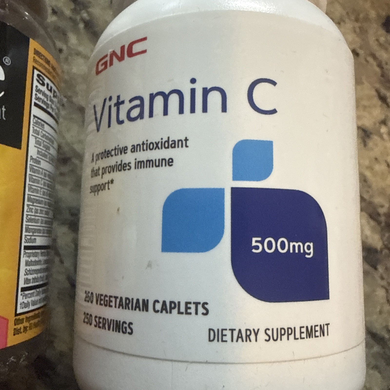 GNC Vitamin C-500 mg Antioxidants Immune Support 250 VegCaps/Airborne 21 Gummies