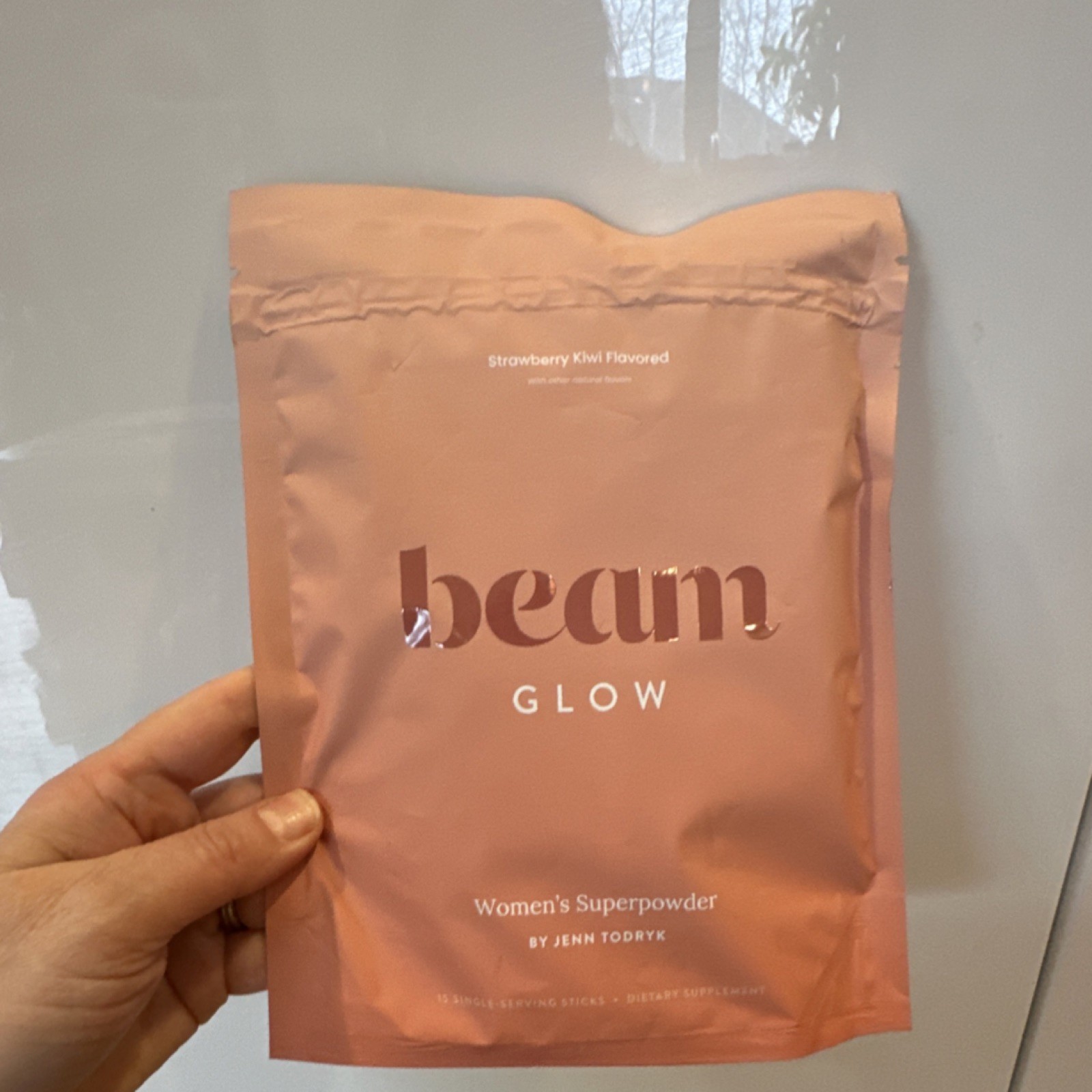 beam Glow Women’s Superpowder Strawberry Kiwi 15 Sticks Hormone Wellness