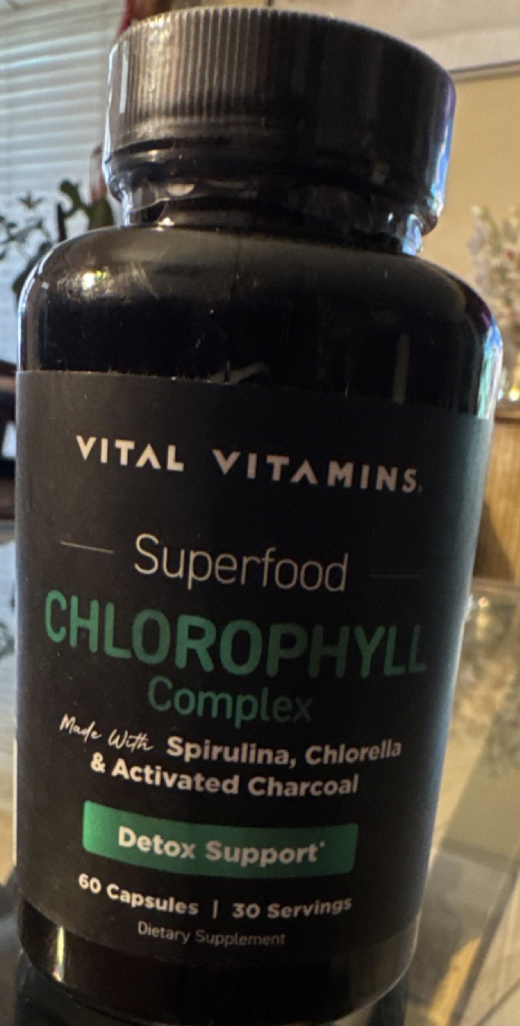 Vital Vitamins Superfood Chlorophyll Complex Detox Support 60 Capsules Spirulina