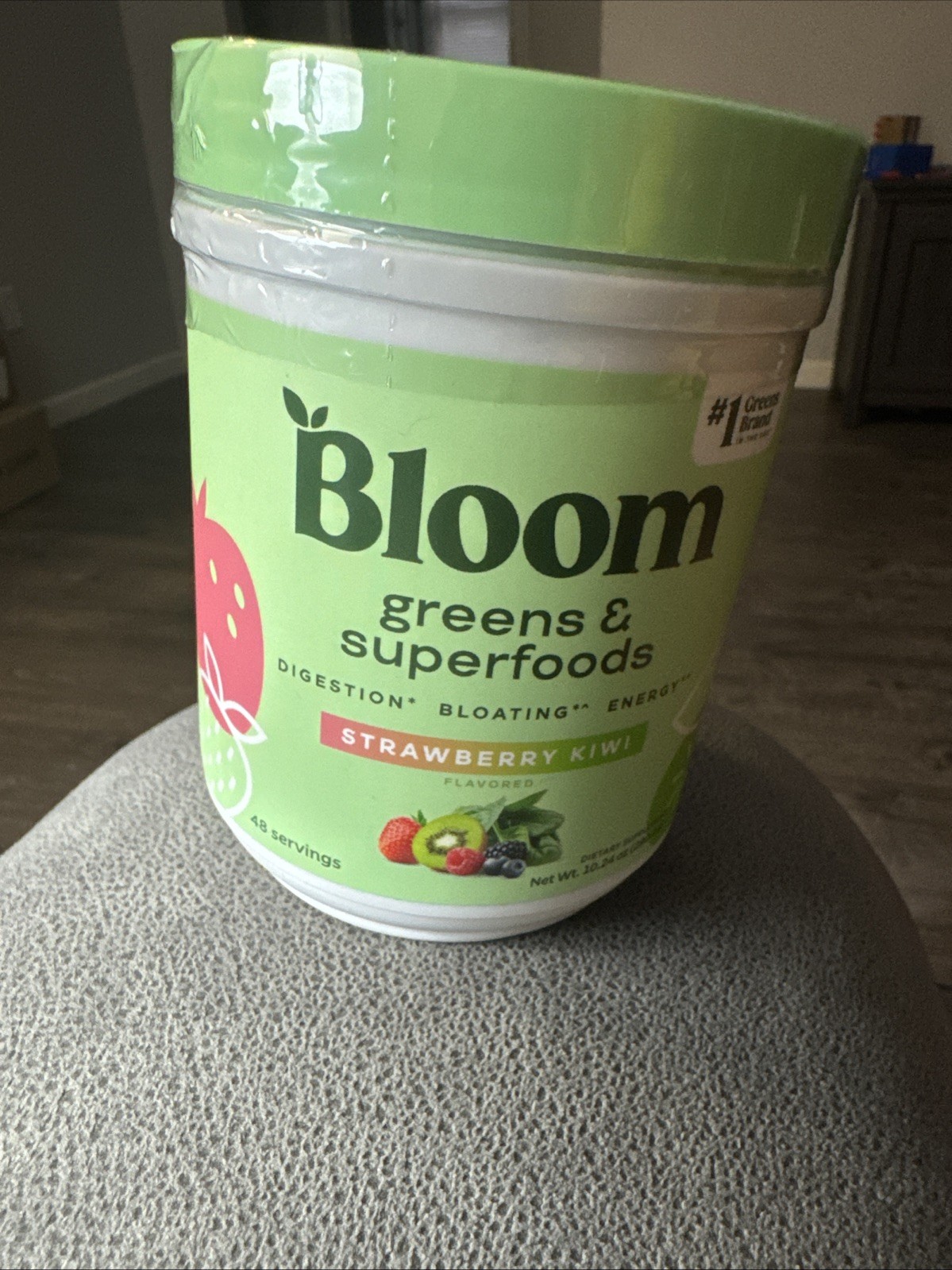 Bloom Greens & Superfoods Powder Strawberry Kiwi 48 Servings DairyFree Exp 12/26