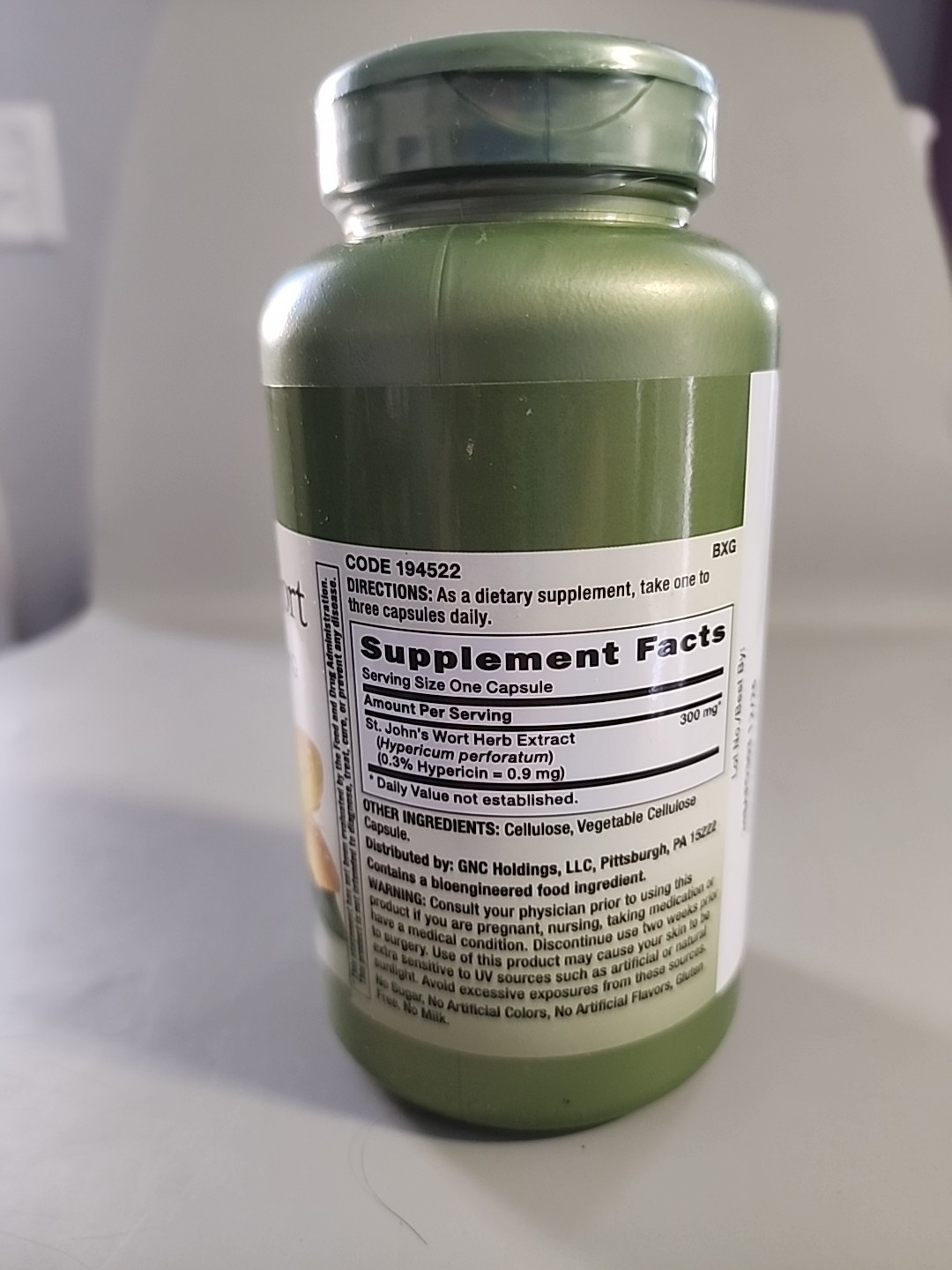 GNC Herbal Plus St. John’s Wort Extract 300MG – Positive Mood! – 200 Capsules