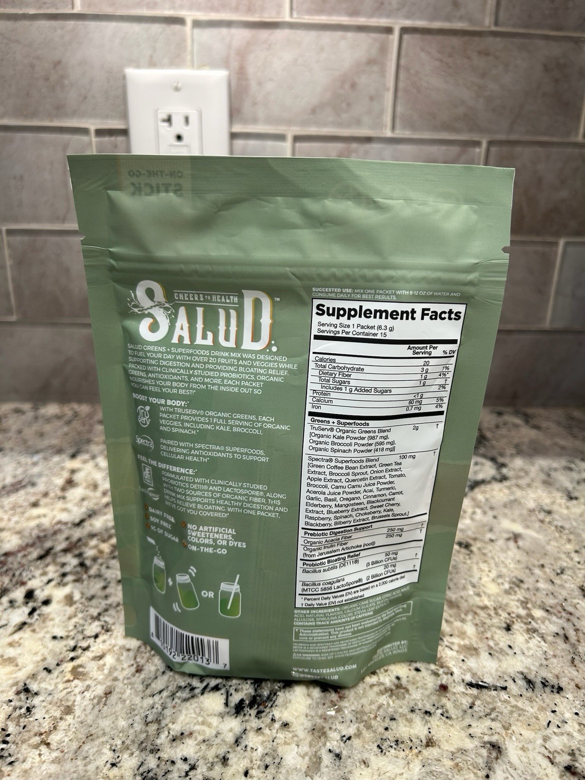 SALUD Greens + Superfoods Drink Mix Stick Packs 15 Serv Durazno Mango Vegan