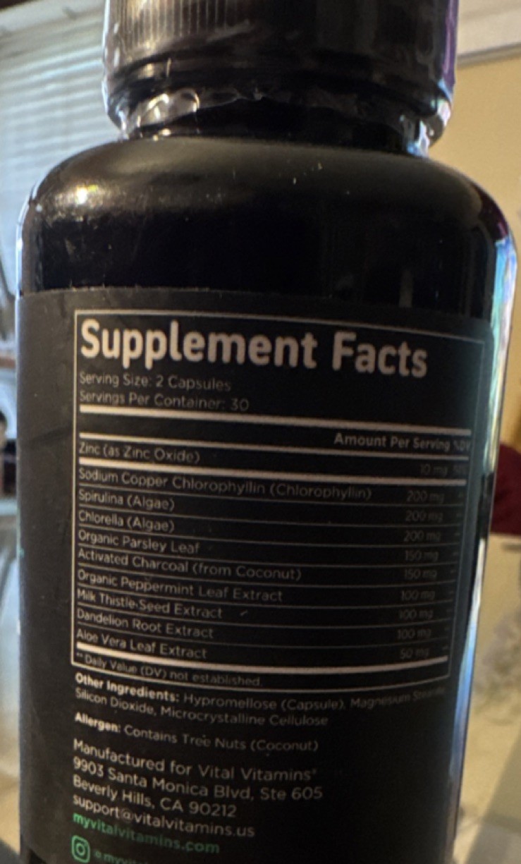 Vital Vitamins Superfood Chlorophyll Complex Detox Support 60 Capsules Spirulina