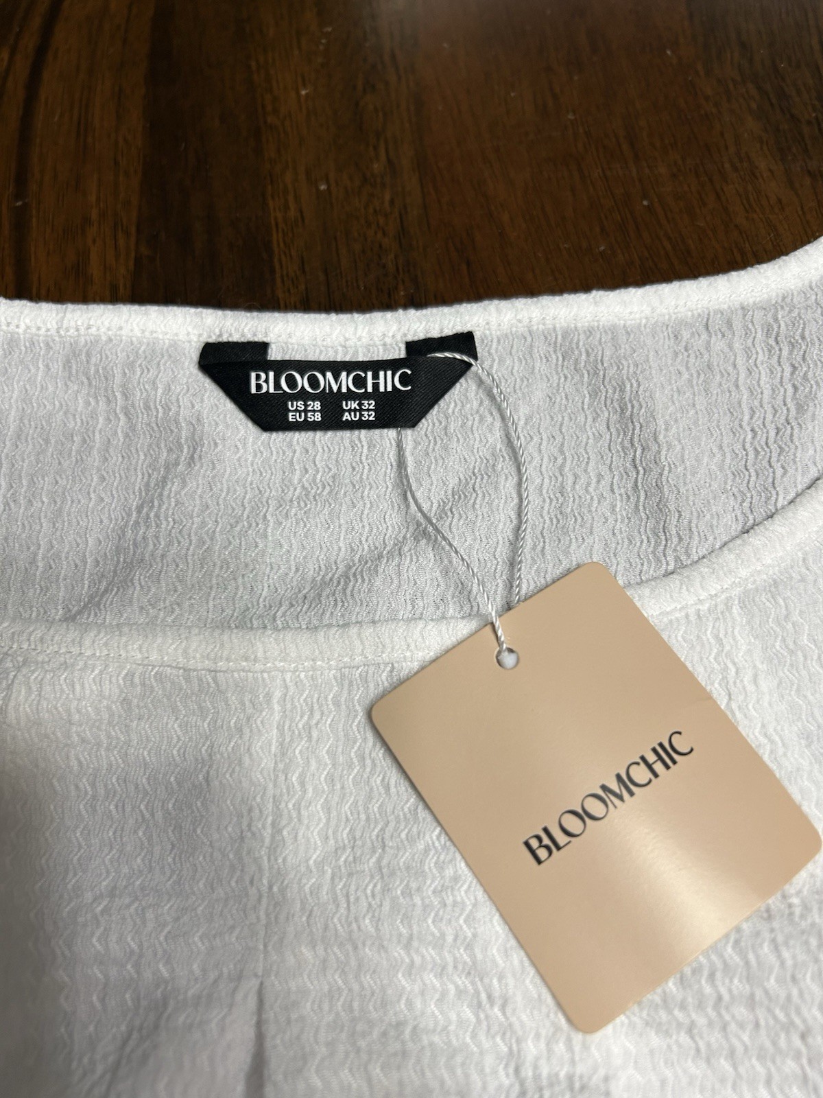 Bloom Chic NWT White Blouse Plus Size 28 Short Sleeve
