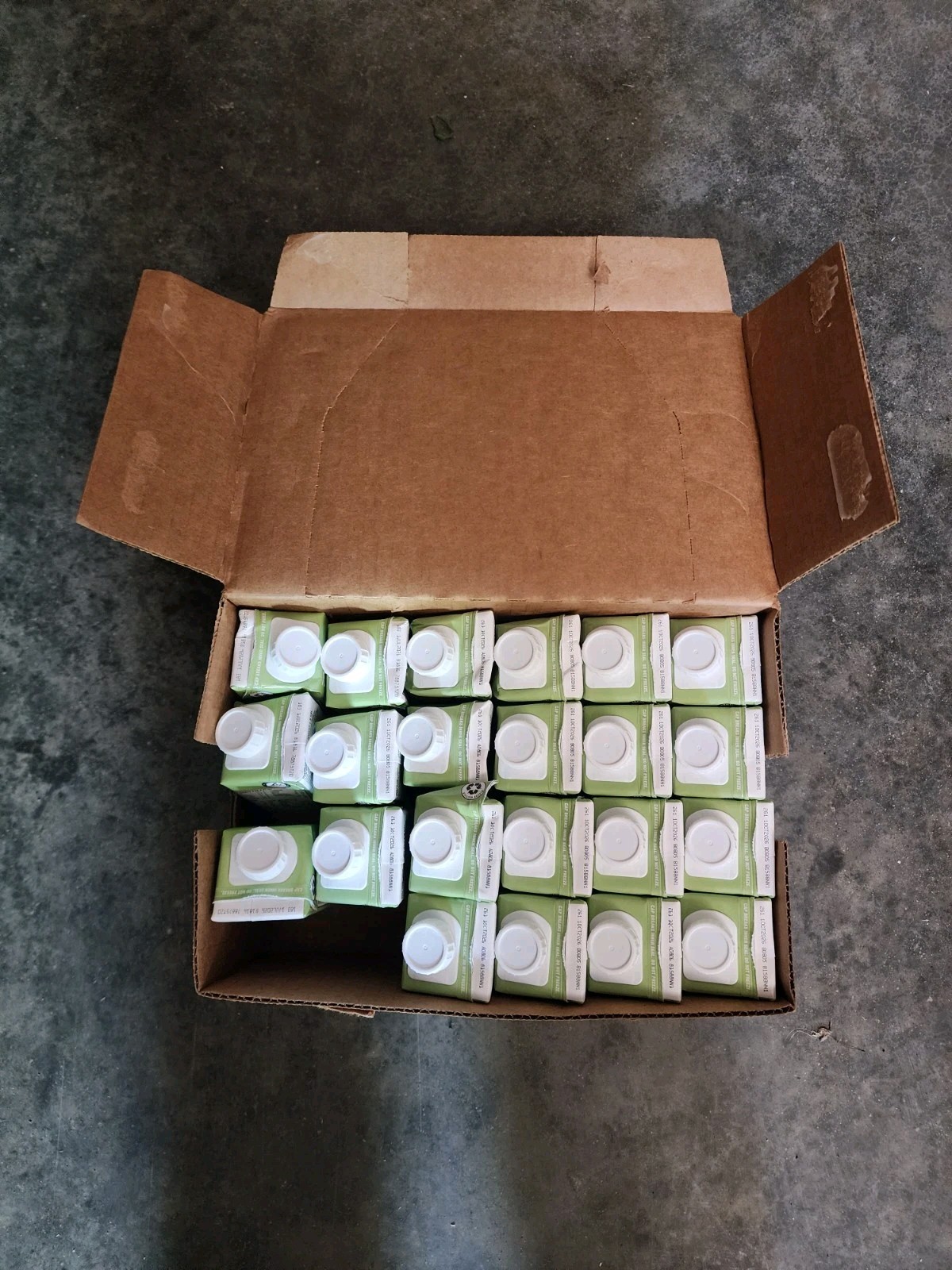 Jevity 1.5 Cal Tube Feeding Formula with Fiber 8 Oz Exp 10/26 46 total Cartons
