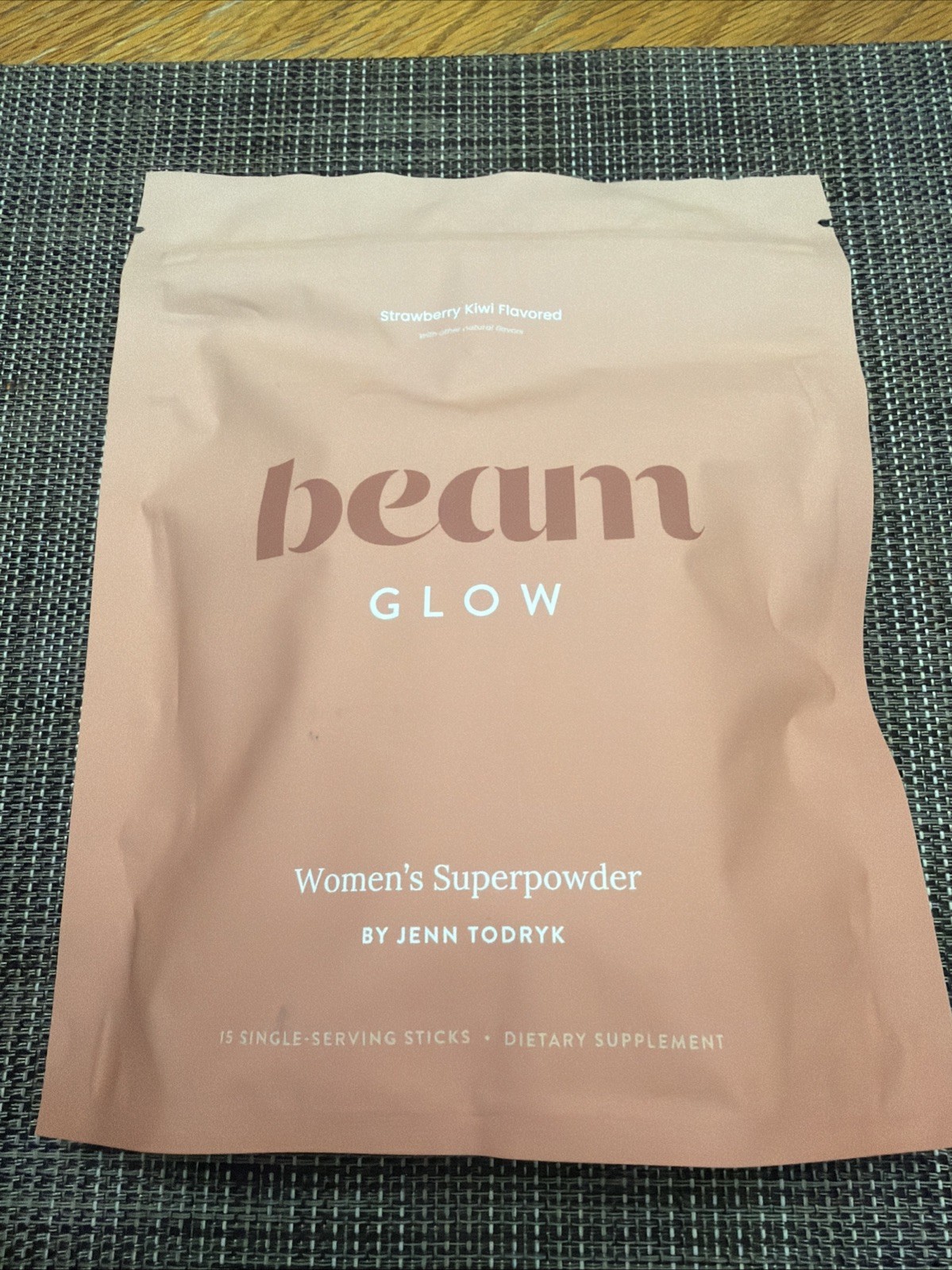 Beam Glow Women’s Superpowder Strawberry Kiwi 15 Sticks BRAND NEW EXP 10/2027